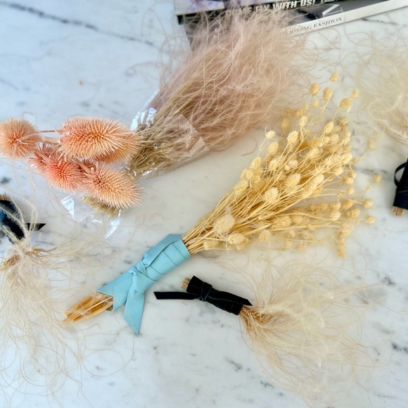 Assorted Dried floral & frisée batches - Picture 7 of 10